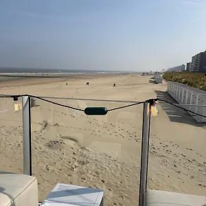  Appartement Ruim Met Zeezicht In Westende België